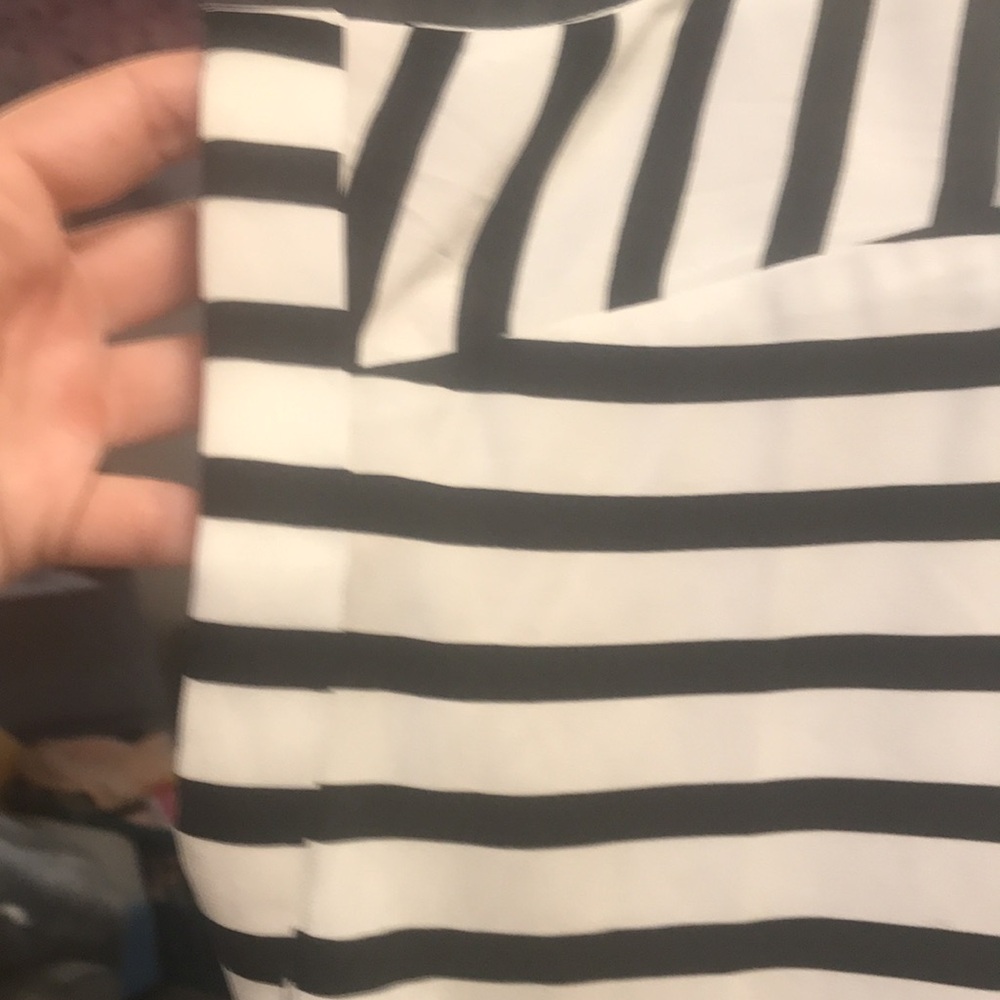 3 for $15 🦋🦋 Express short sleeve black and white stripe blouse - Picture 4 of 8